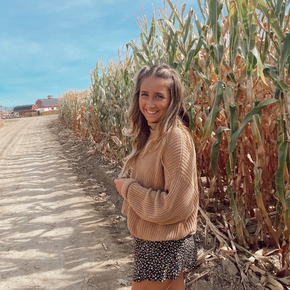 Meet your Posher, Brooke